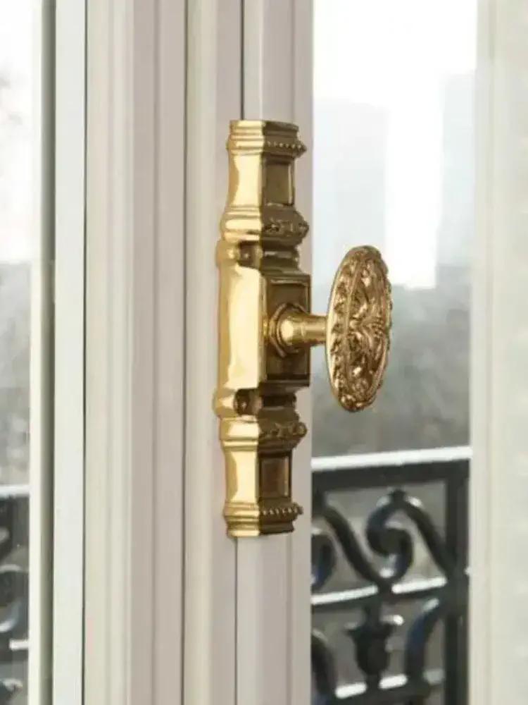 cremone fenetre decoration ancienne