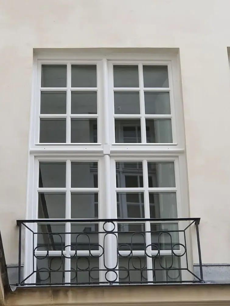 fenetre sur mesure balcon suisse